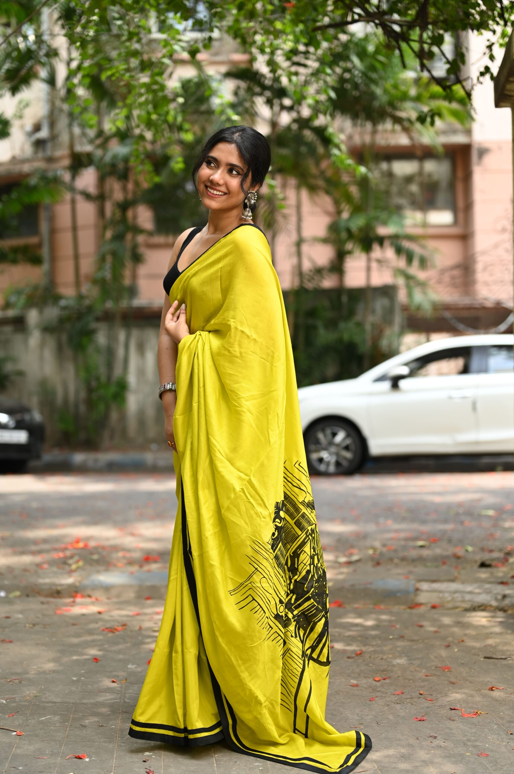 Slime Yellow Muslin Silk Saree (Hand-Painted Kolkata Art) thumbnail