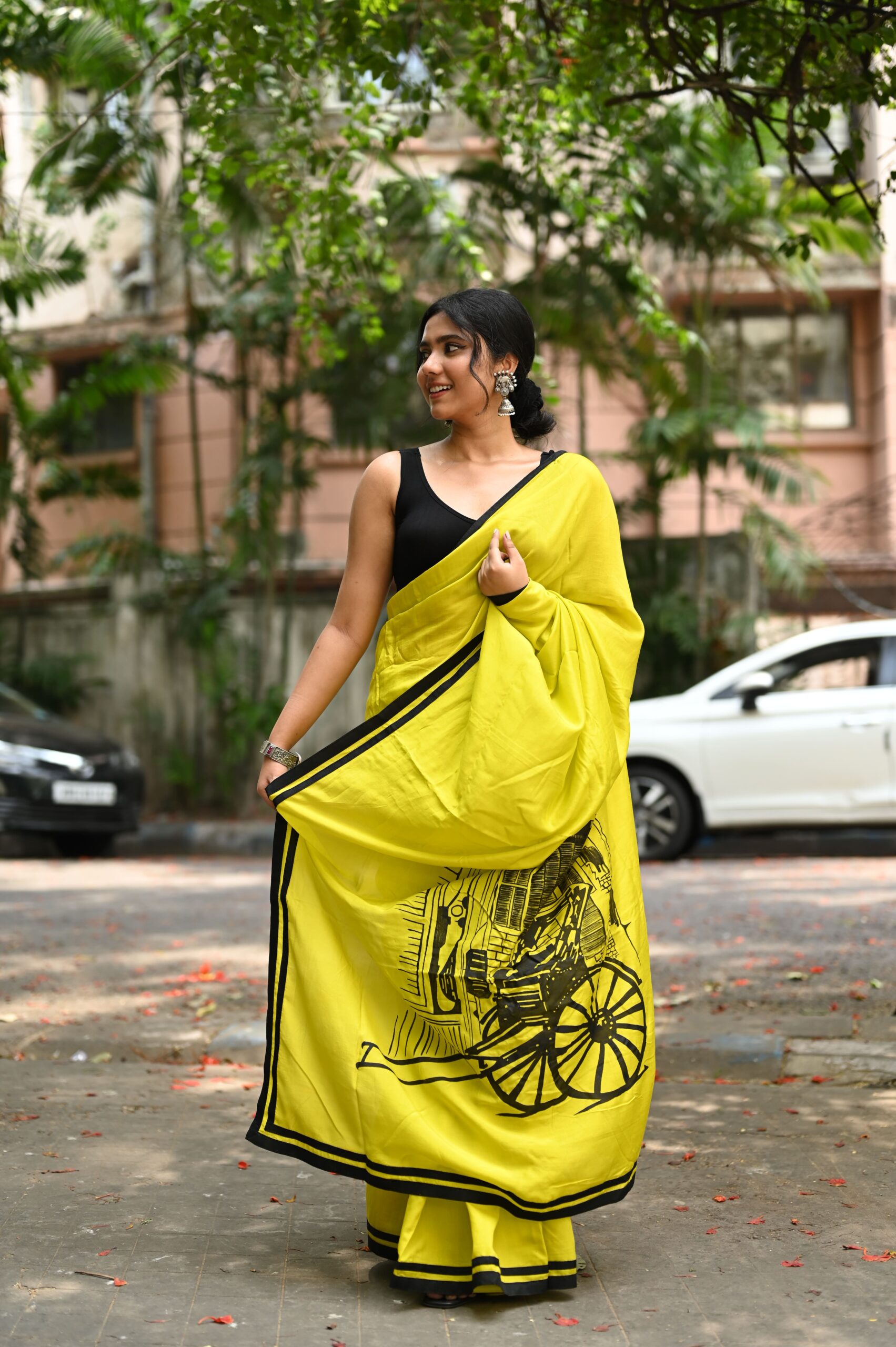 Slime Yellow Muslin Silk Saree (Hand-Painted Kolkata Art) thumbnail