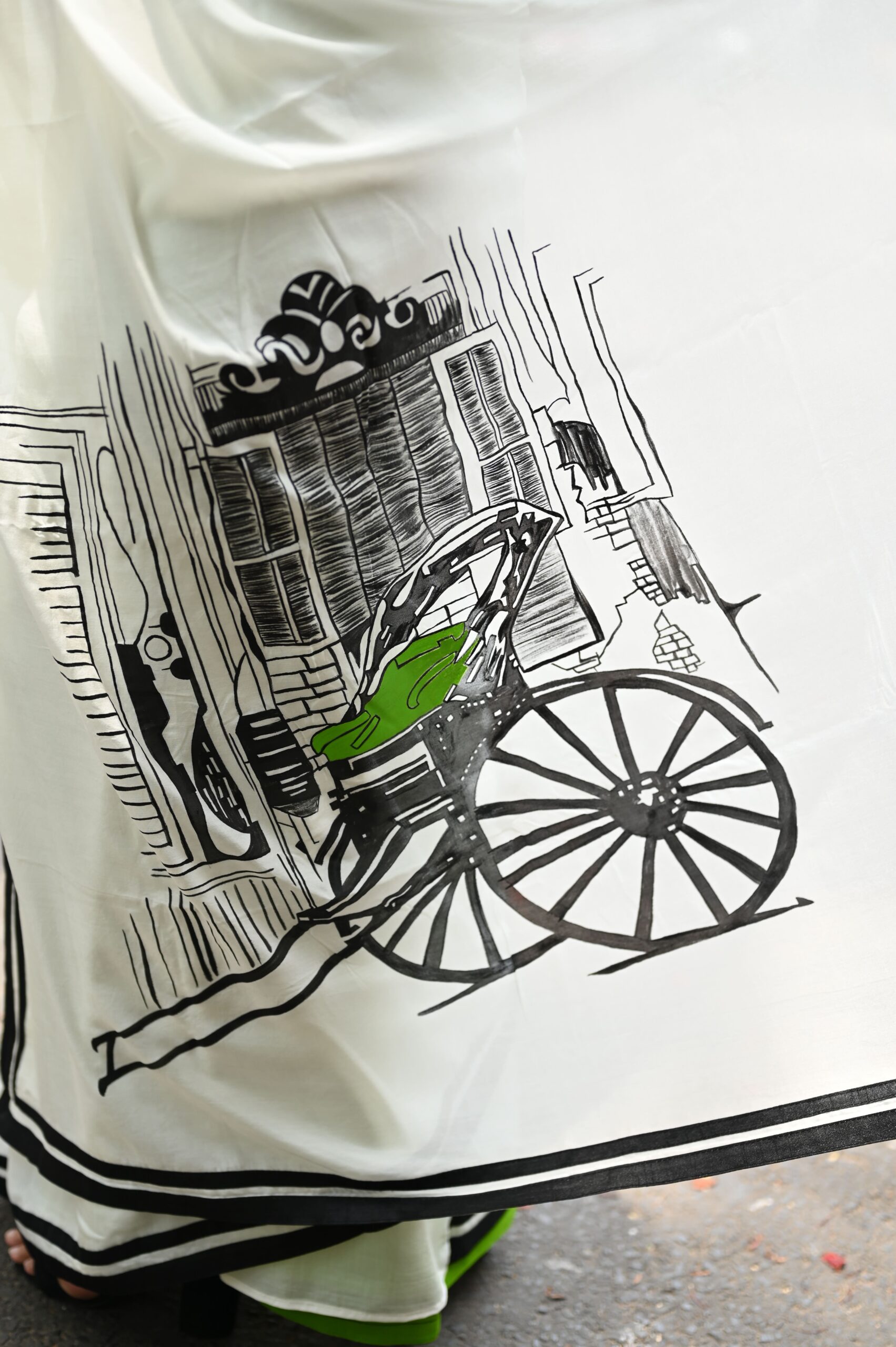 Off-White Muslin Silk Saree (Kolkata Cityscape Art) thumbnail
